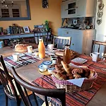 Thebees Guest house *